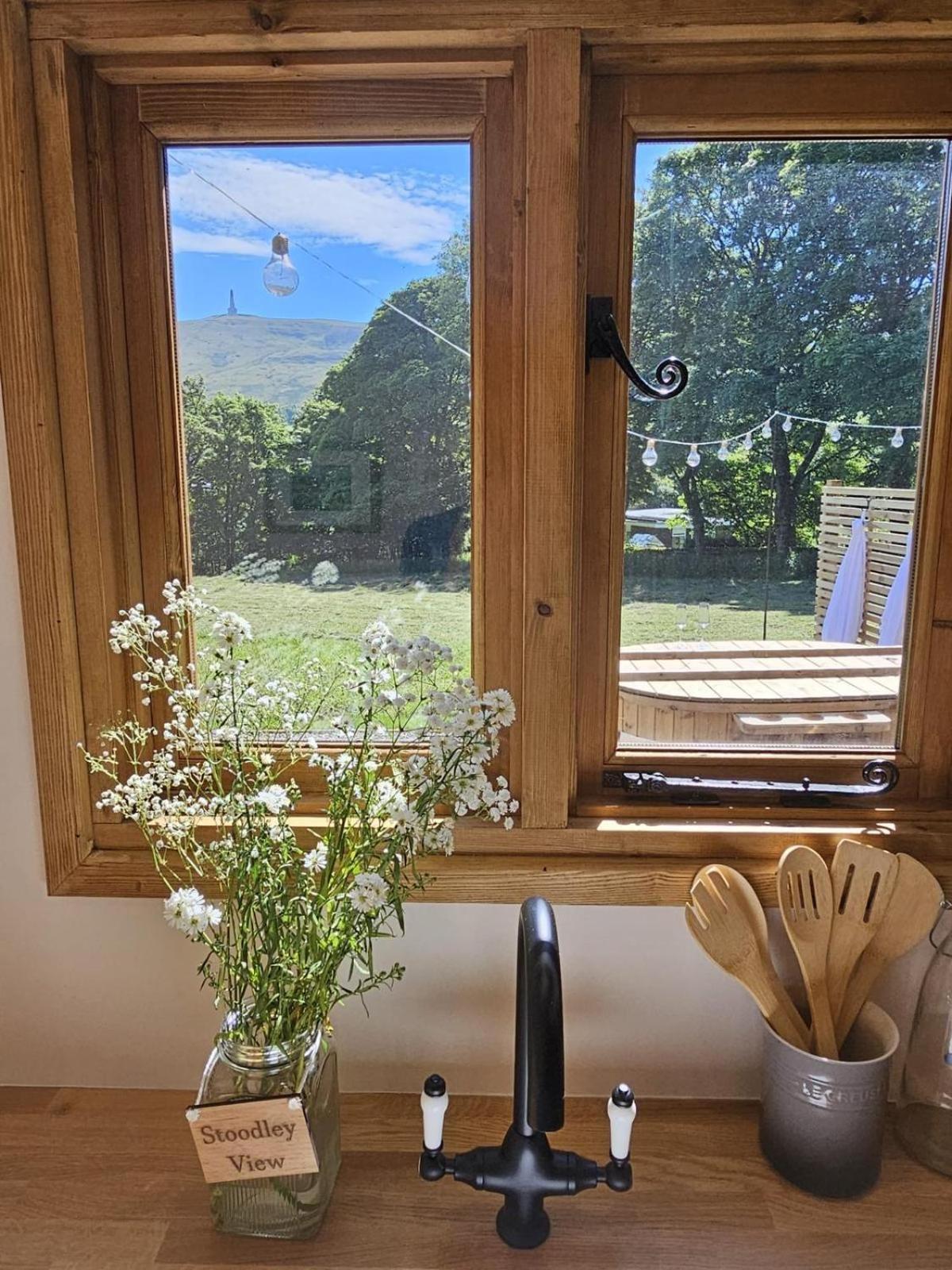 Stoodley View Shepherd Huts Holiday home